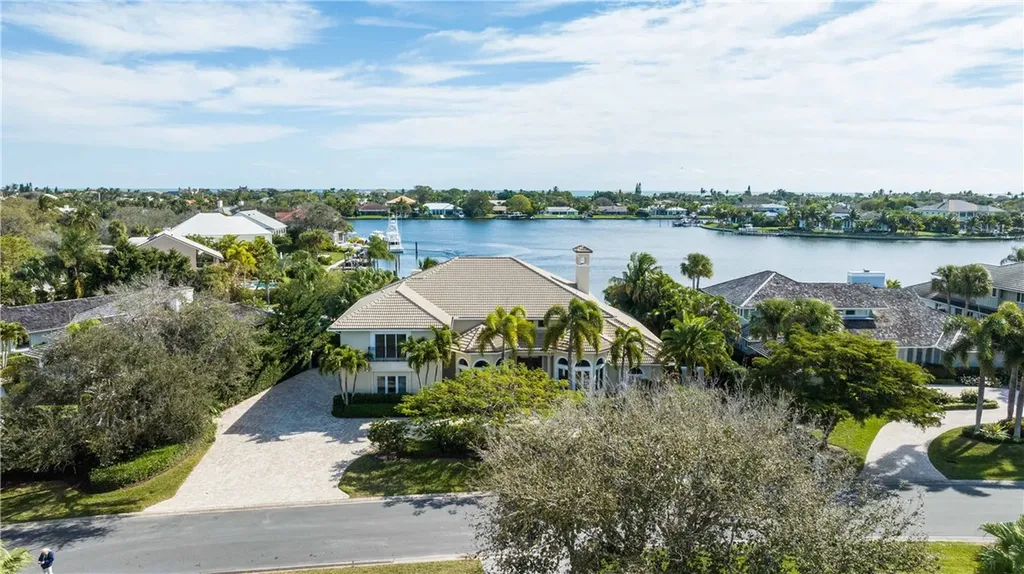 237 Spinnaker Drive Vero Beach FL 32963