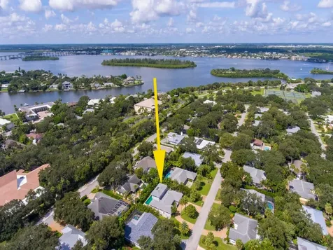 610 Honeysuckle Lane Vero Beach FL 32963