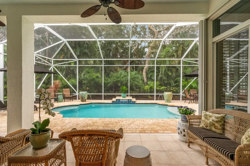 911 Island Club Square Vero Beach FL 32963