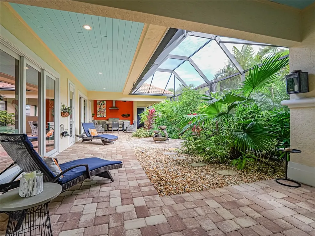 2114 Falls Circle Vero Beach FL 32967