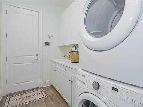 2114 Falls Circle Vero Beach FL 32967