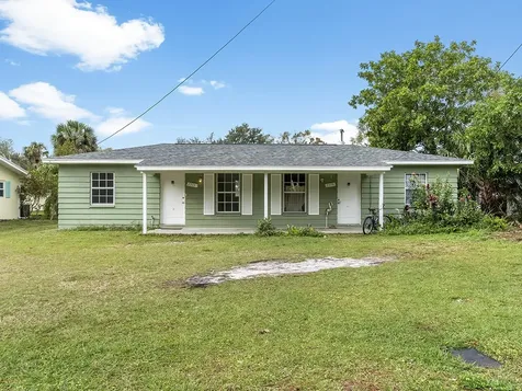 2355 De Soto Avenue Vero Beach FL 32960