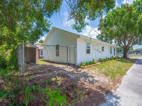 1195 18th Avenue SW Vero Beach FL 32962