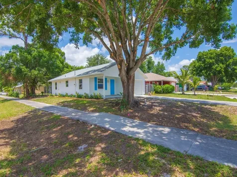 1195 18th Avenue SW Vero Beach FL 32962
