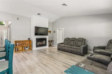 325 38th Square SW Vero Beach FL 32968