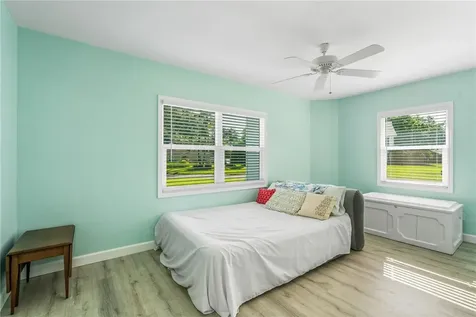 325 38th Square SW Vero Beach FL 32968