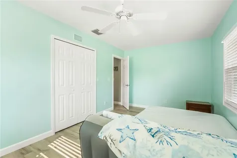 325 38th Square SW Vero Beach FL 32968