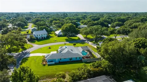 325 38th Square SW Vero Beach FL 32968