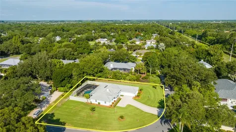 325 38th Square SW Vero Beach FL 32968