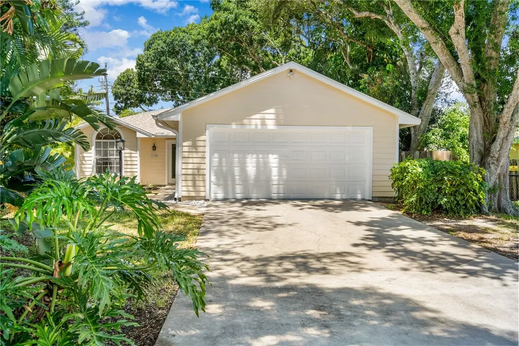 1125 42nd Avenue Vero Beach FL 32960