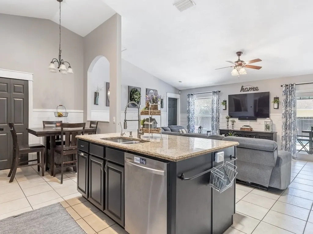 1038 SW Placetas Avenue Port St. Lucie FL 34953