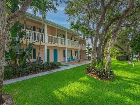 4904 Bethel Creek Drive Vero Beach FL 32963