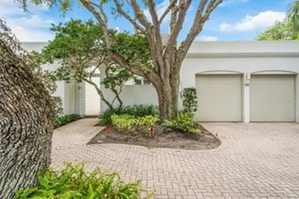 8409 Red Bay Court Vero Beach FL 32963