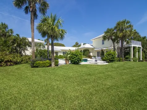 986 Riomar Drive Vero Beach FL 32963