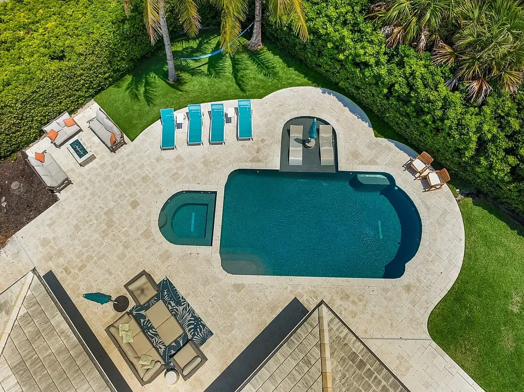 986 Seagrape Lane Vero Beach FL 32963