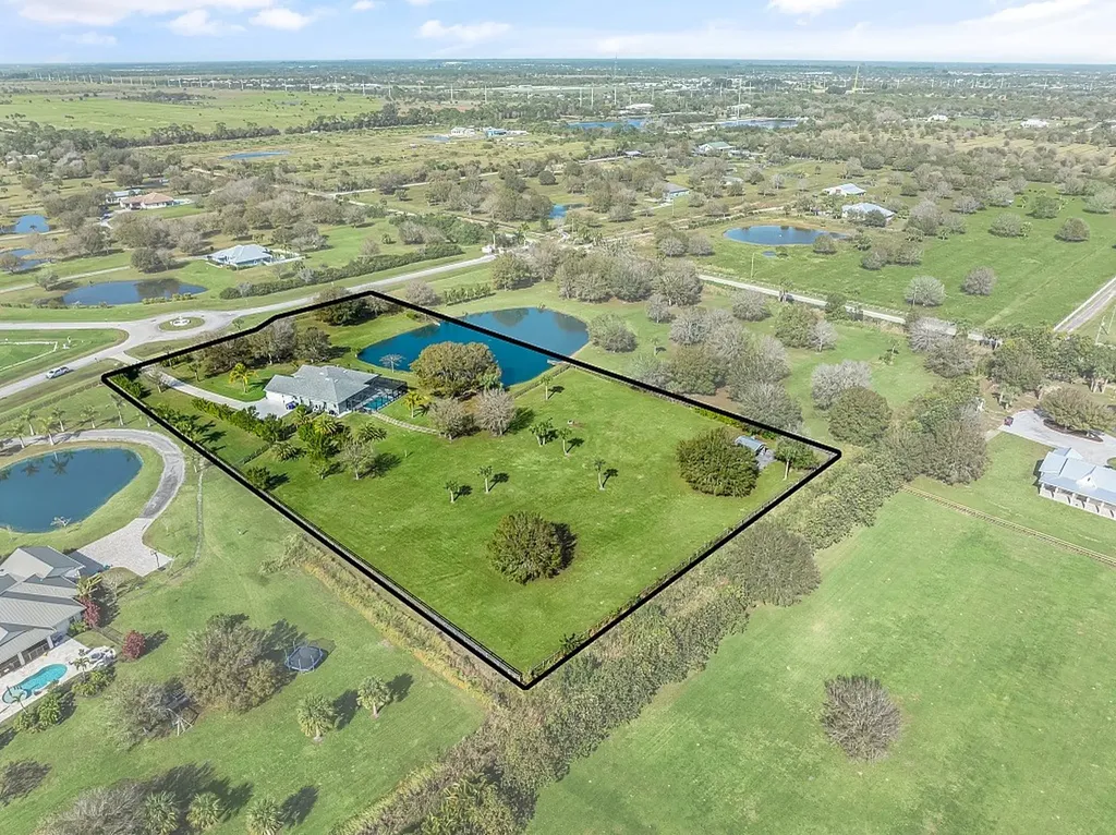 200 Bella Terra Drive SW Vero Beach FL 32968