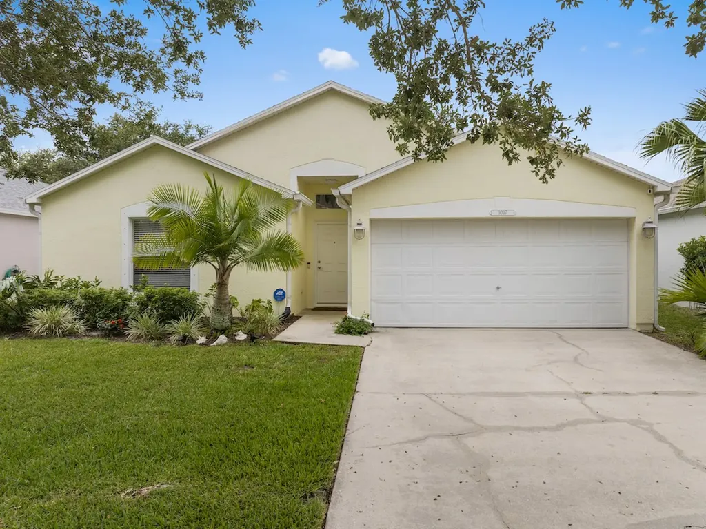 1037 S 13th Square Vero Beach FL 32960
