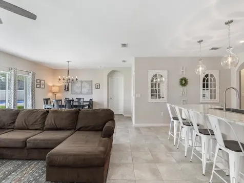 2744 Granville Manor SW Vero Beach FL 32968