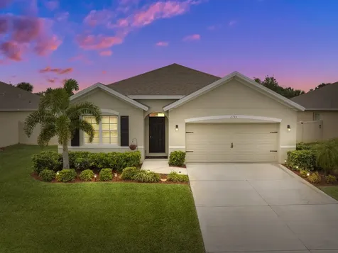 2744 Granville Manor SW Vero Beach FL 32968