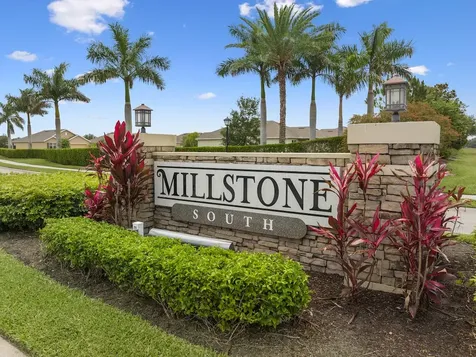 2744 Granville Manor SW Vero Beach FL 32968