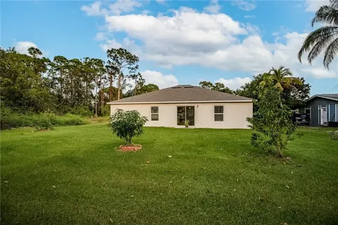 412 SW Curry Street Port St. Lucie FL 34983
