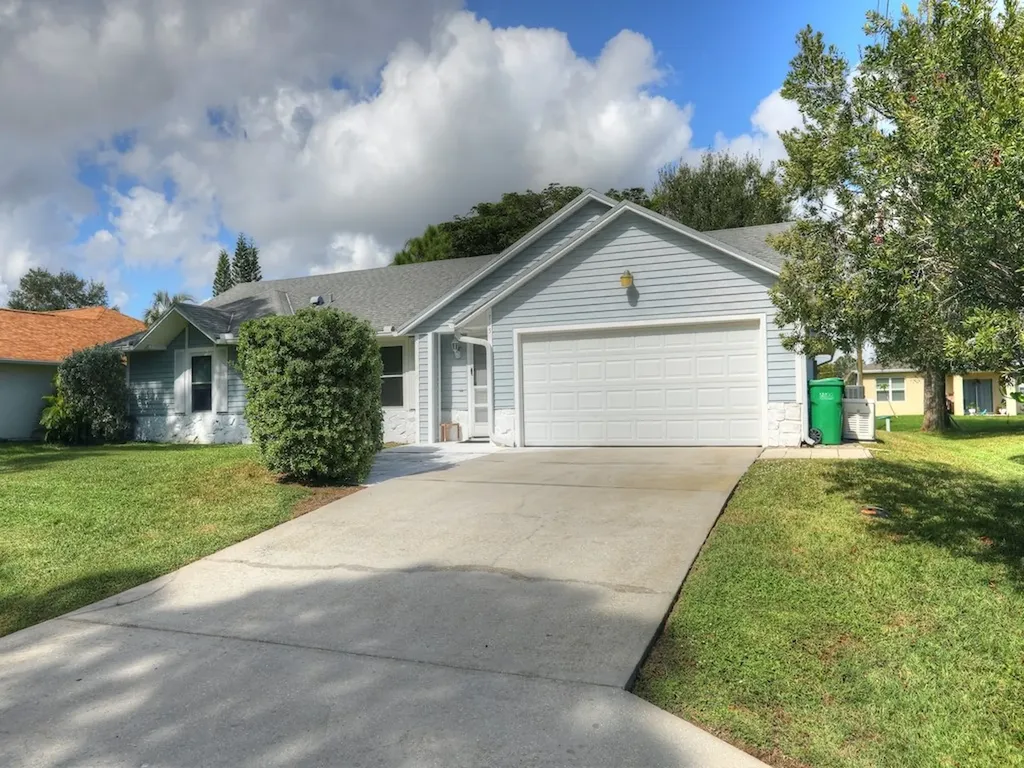 715 Surrey Terrace Sebastian FL 32958