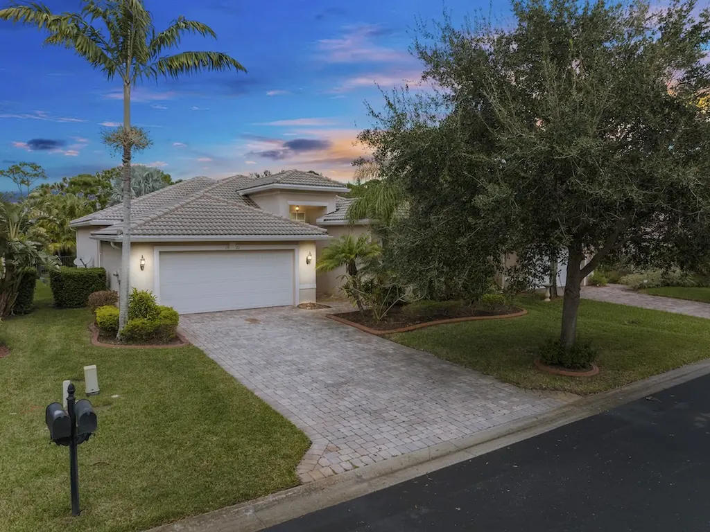 1971 Grey Falcon Circle SW Vero Beach FL 32962
