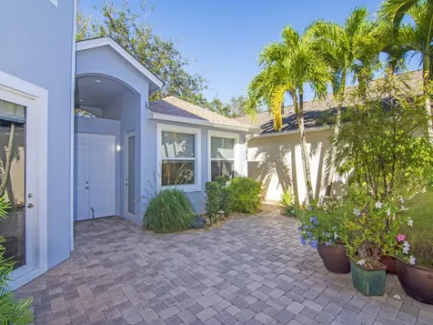1351 Winding Oaks Circle W Vero Beach FL 32963