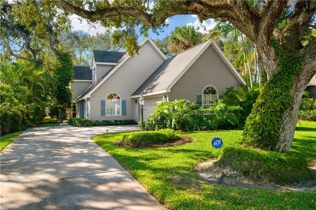 712 Date Palm Road Vero Beach FL 32963