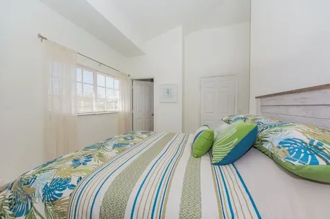 504 7th Square Vero Beach FL 32962