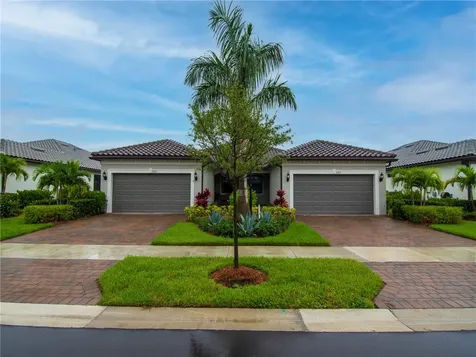 5207 Unity Square Vero Beach FL 32967