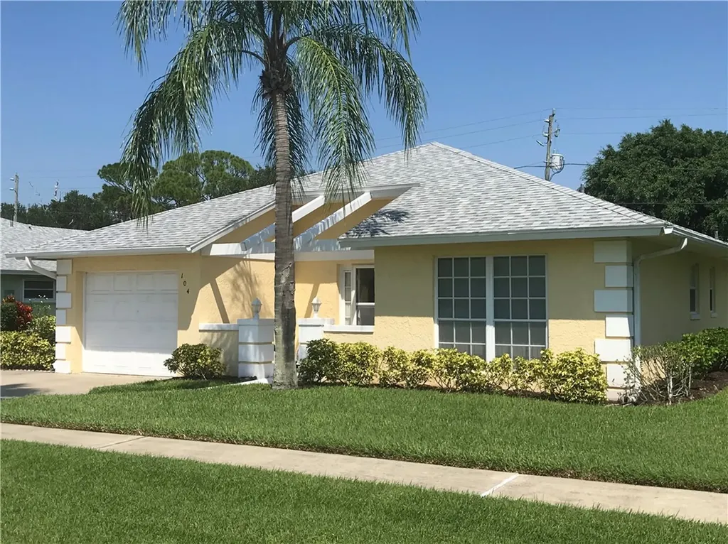 104 Grove Isle Place Vero Beach FL 32962