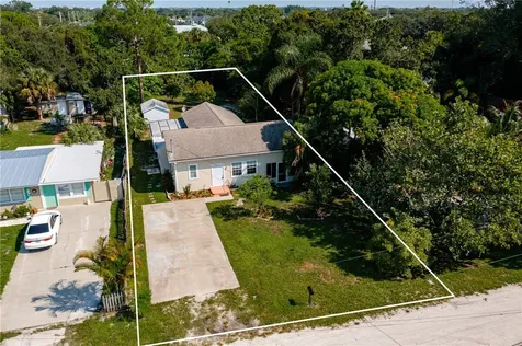 1170 10th Place Vero Beach FL 32960