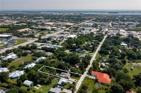 1170 10th Place Vero Beach FL 32960