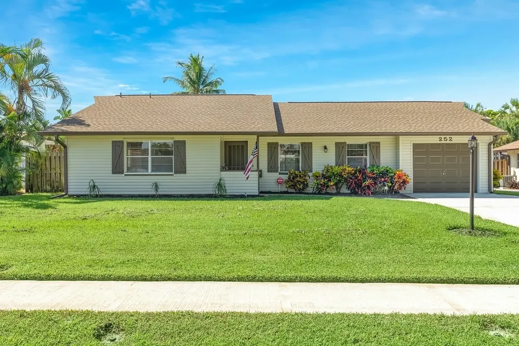 252 SE Villas Street Stuart FL 34994
