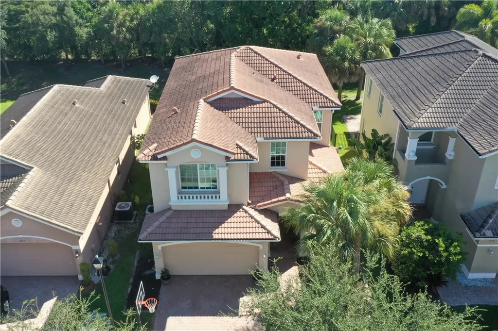 1020 NW Leonardo Circle Port St. Lucie FL 34986