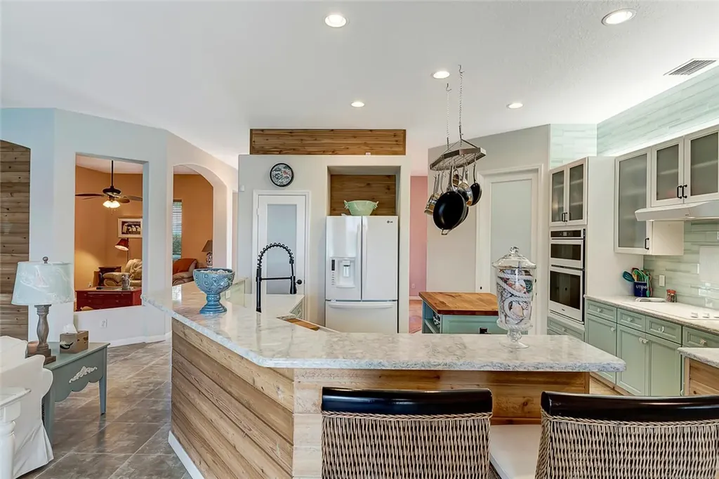 390 25th Avenue SW Vero Beach FL 32962