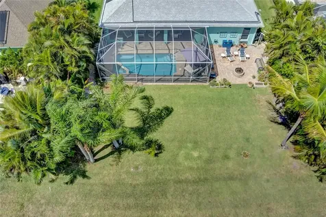 390 25th Avenue SW Vero Beach FL 32962