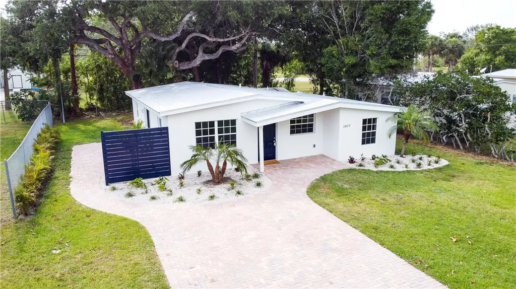 1477 6th Court Vero Beach FL 32960