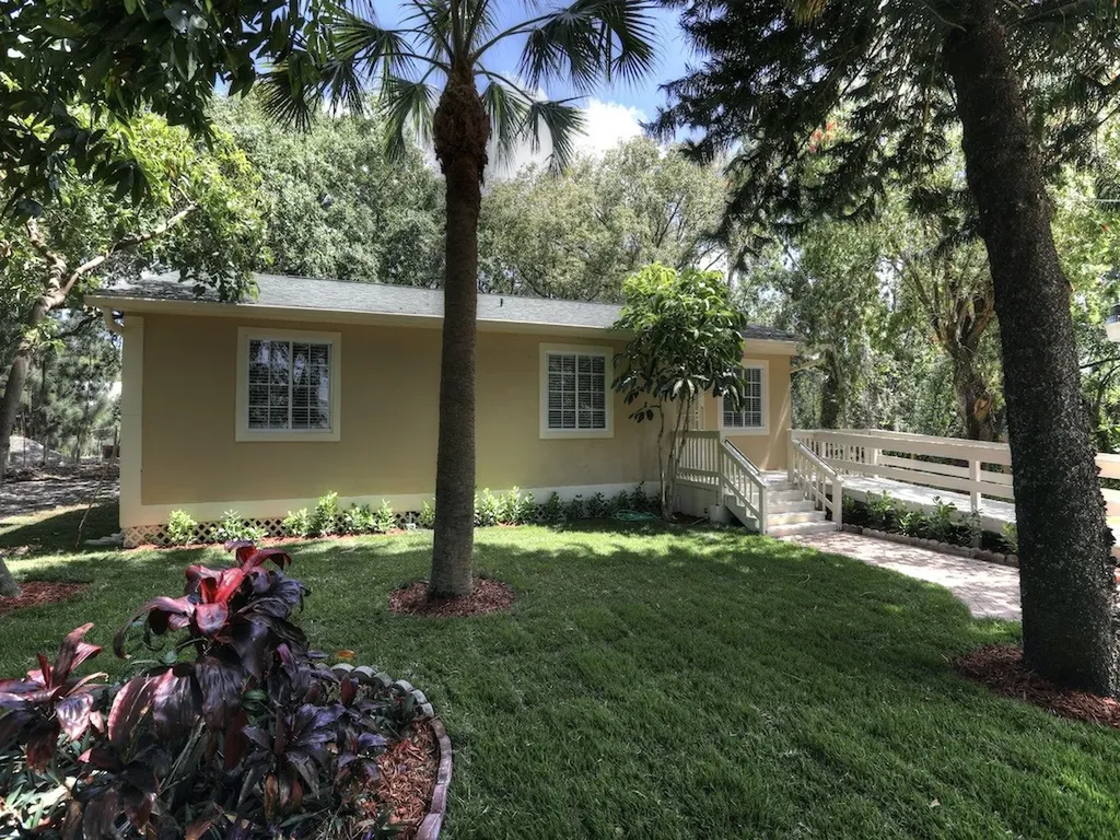 111 N Pine Street Fellsmere FL 32948