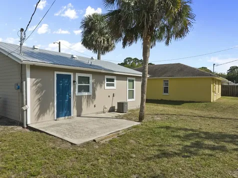 1325 22nd Avenue SW Vero Beach FL 32962