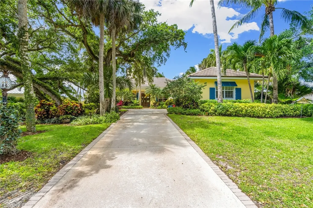 1361 Indian Mound Trail Vero Beach FL 32963