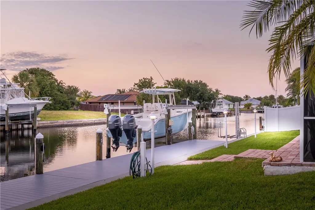 123 Queen Bess Court Hutchinson Island FL 34949