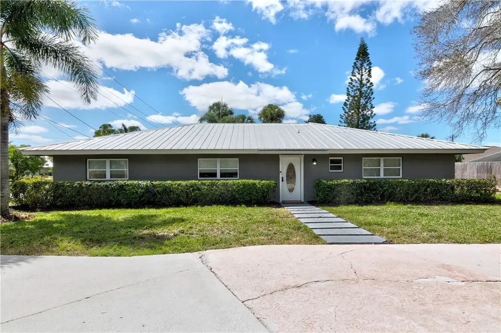330 13th Street SW Vero Beach FL 32962