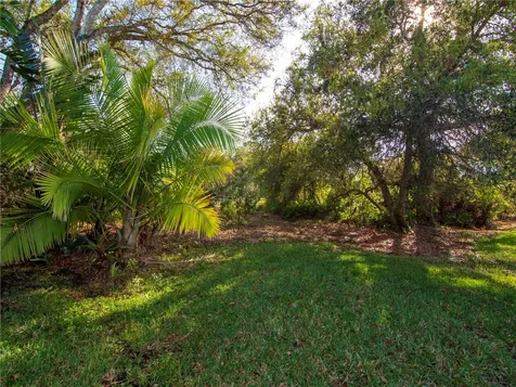 437 11th Square SW Vero Beach FL 32962