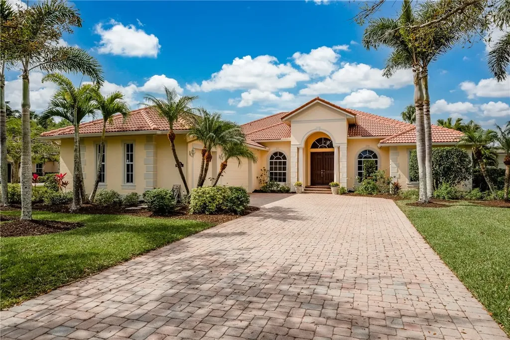 1715 Cassville Avenue Vero Beach FL 32966