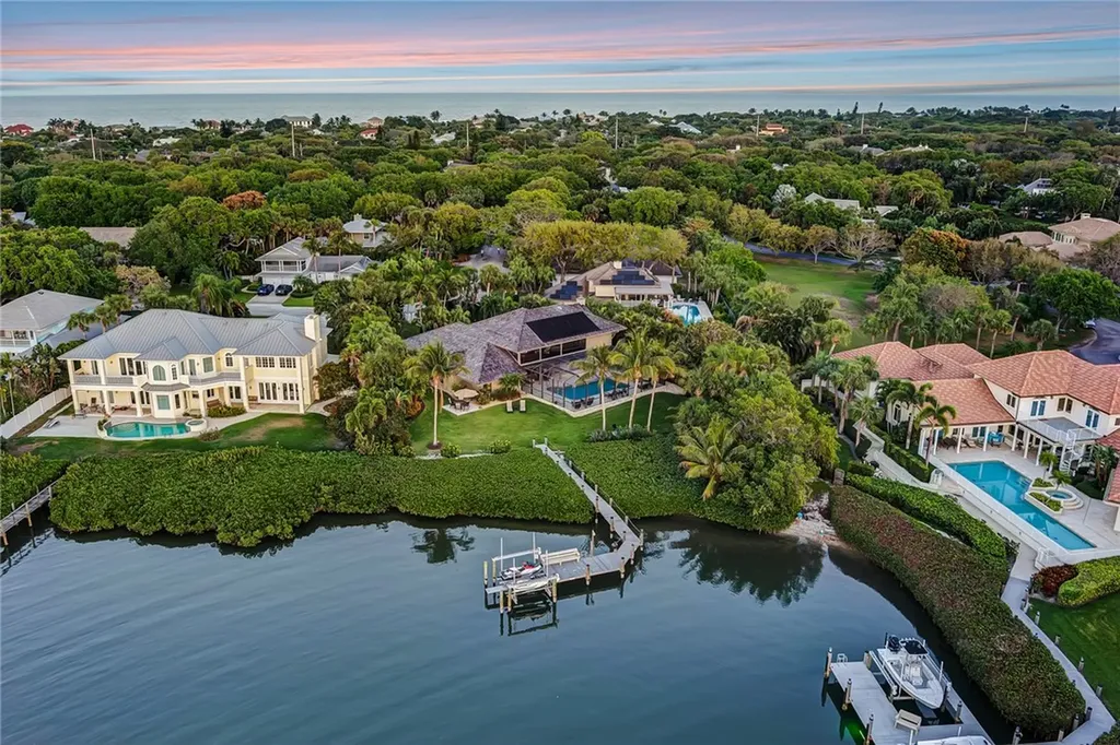 905 Winding River Road Vero Beach FL 32963