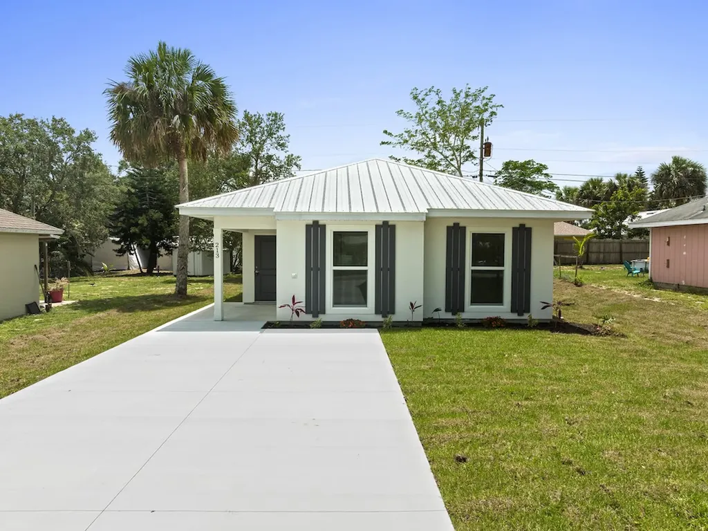 213 15th Place SW Vero Beach FL 32962