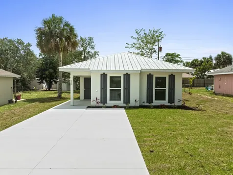 213 15th Place SW Vero Beach FL 32962