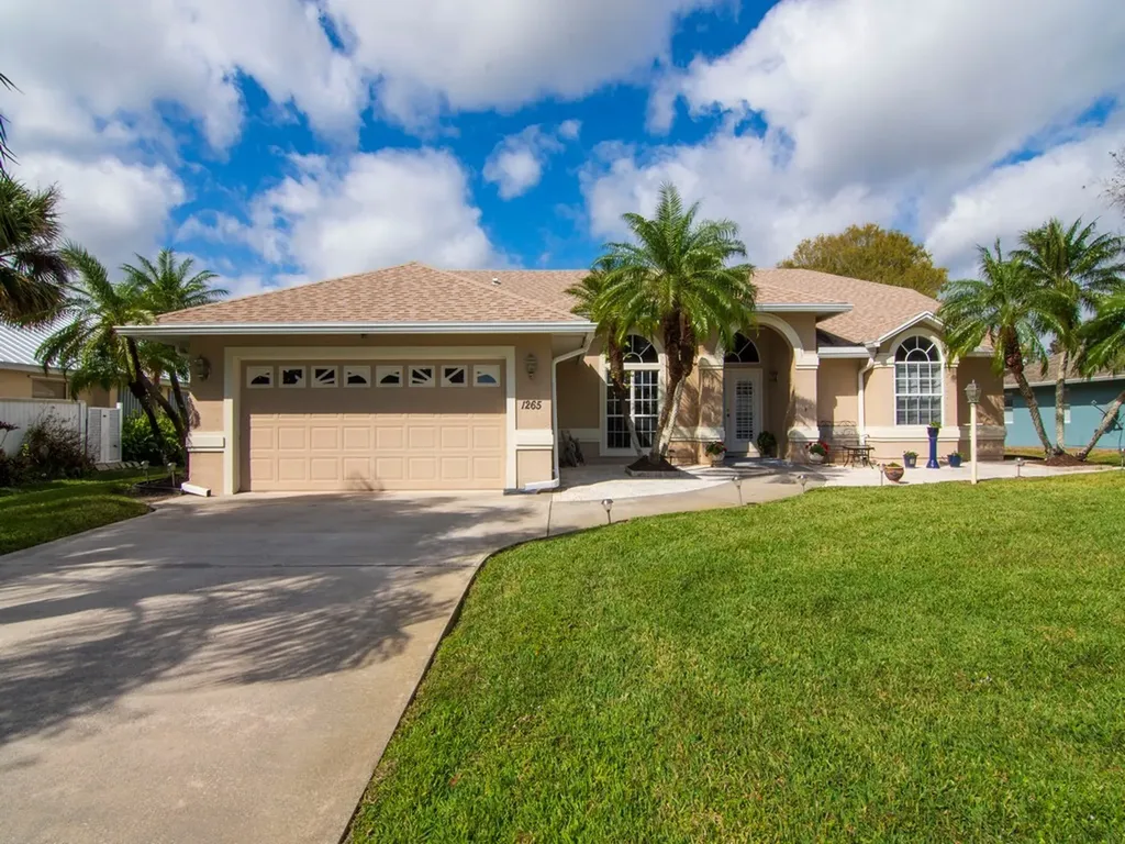 1265 45th Court SW Vero Beach FL 32968